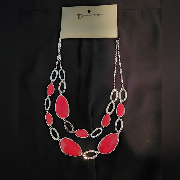 NEW DIRECTIONS NECKLACE & EARRING SET. - Picture 2 of 3